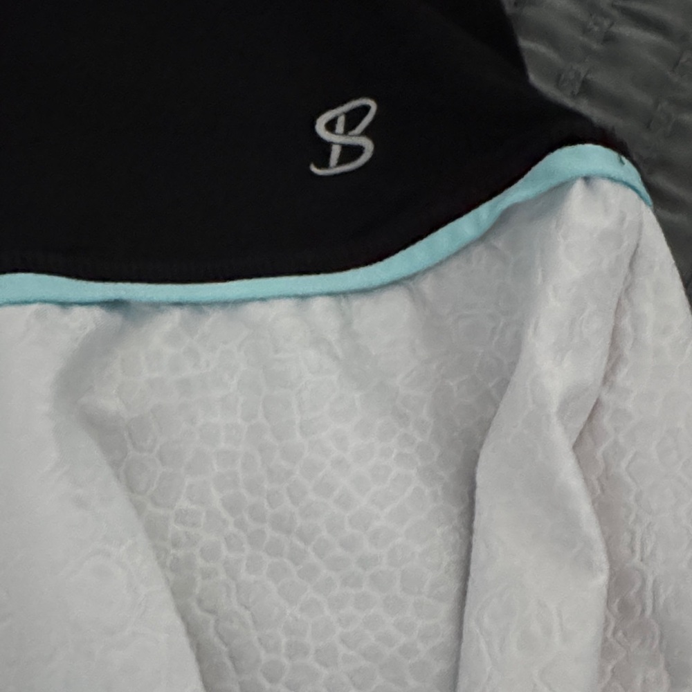 Chic Black and White Sofibella tennis outfit - Picture 5 of 5